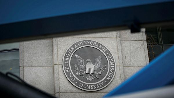 Биткойн-ETF могут получить одобрение SEC в следующем году