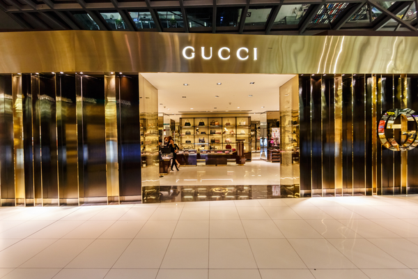 Gucci начинает принимать криптовалюты